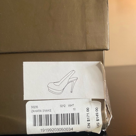 Bebe Zahara Snake-white size 10 peep toe, sling back heel. 4.5”heel 1”platform. - Picture 10 of 12